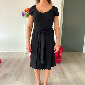 ❤️ Ann Taylor Pleated Belted A Line Black Dress